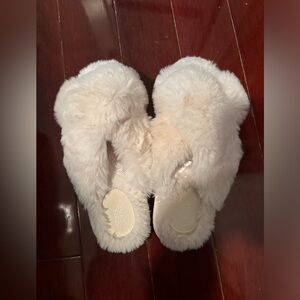 Target A New Day Stars Above Fluffy White Crisscross Lounge Slippers 9/10 New